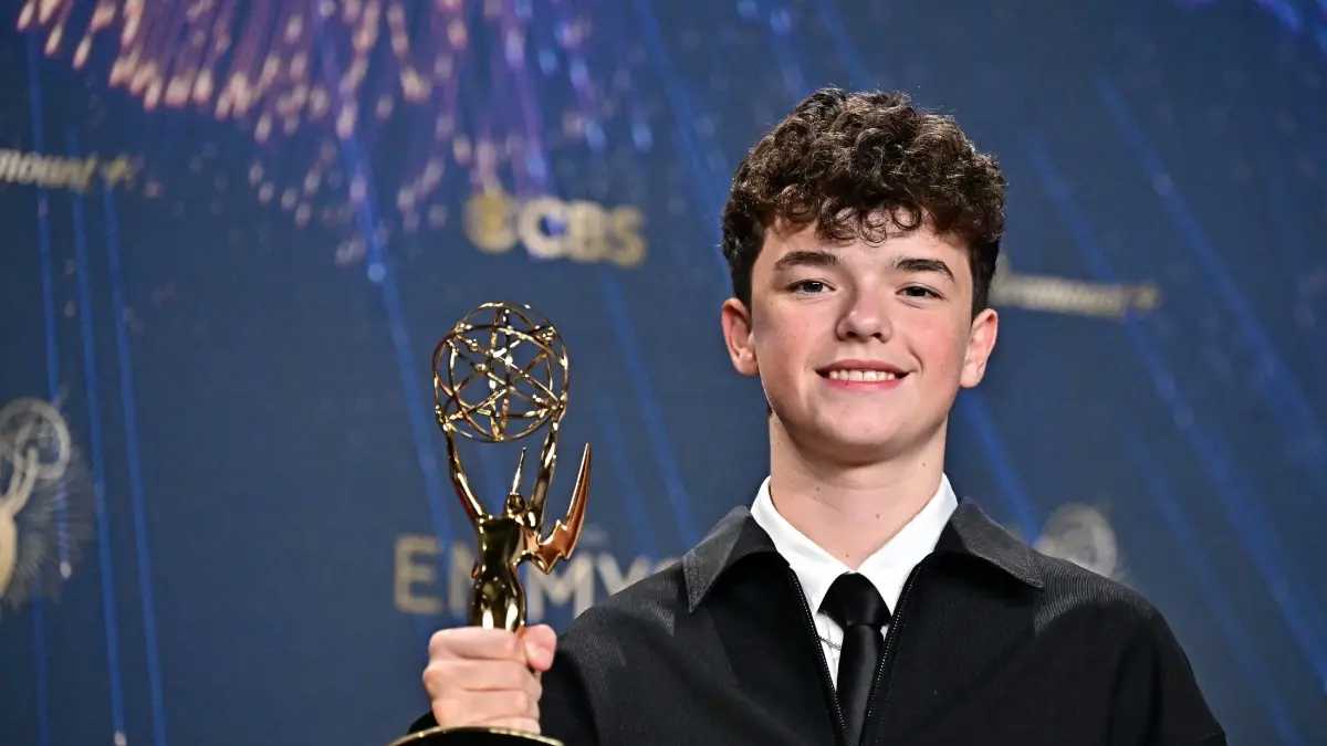 أوين كوبر أصغر فائز بتاريخ إيمي عن دوره في Adolescence