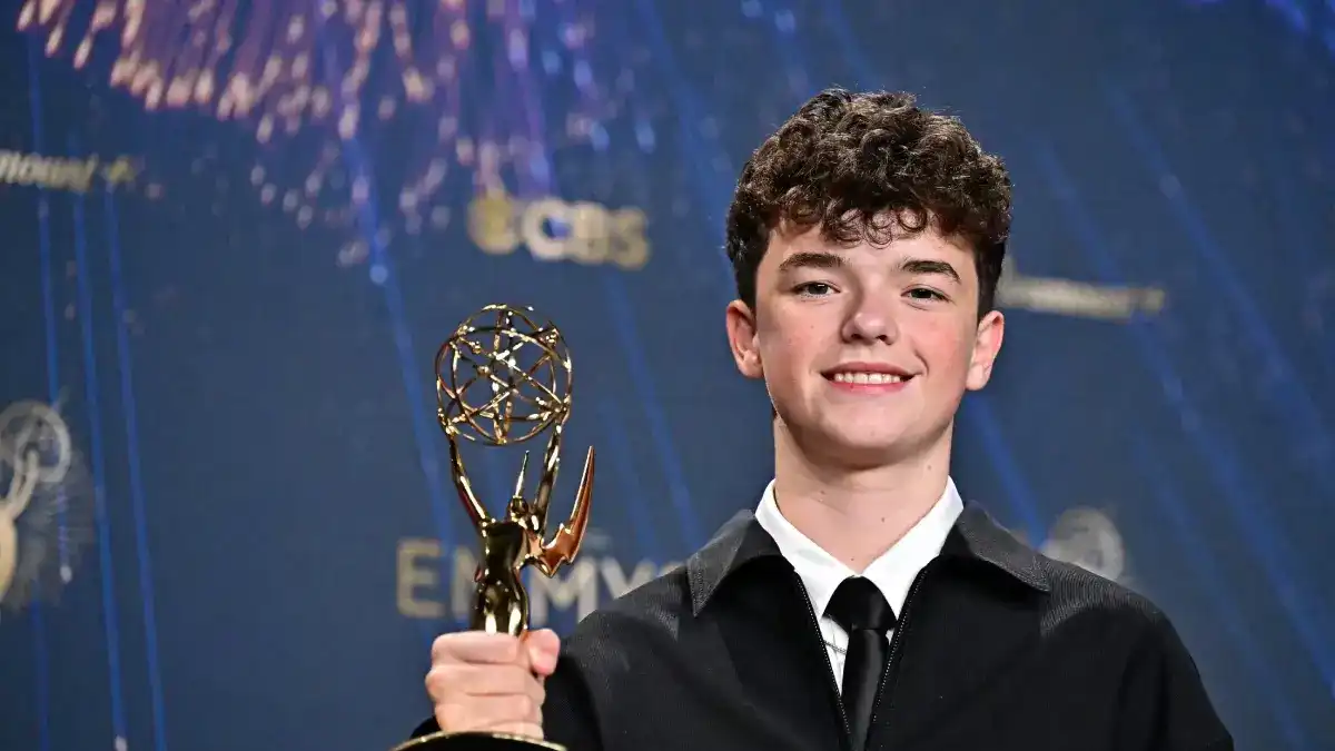 أوين كوبر أصغر فائز بتاريخ إيمي عن دوره في Adolescence