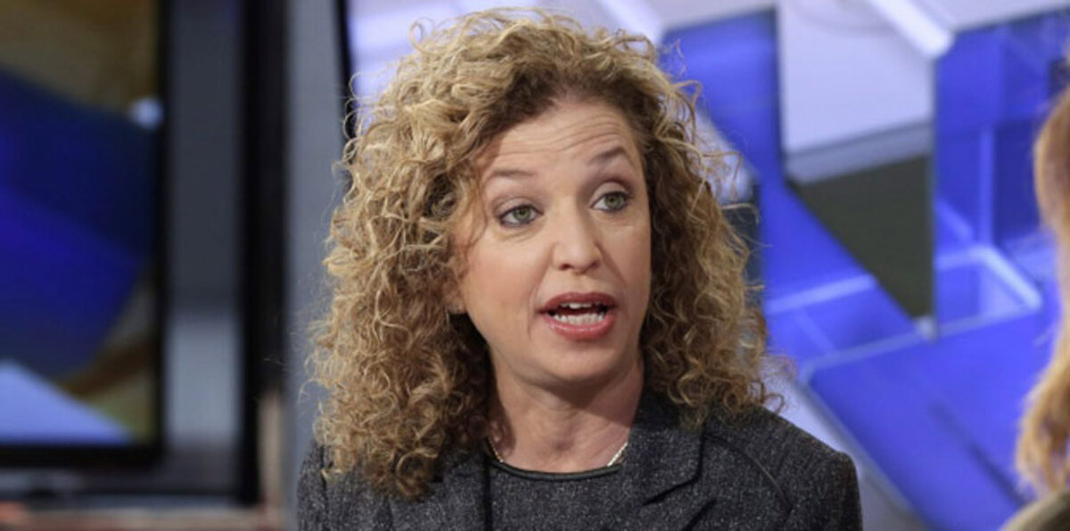 "فضيحة" تطيح برئيسة الحزب الديمقراطي عشية مؤتمر ترشيح كلينتون