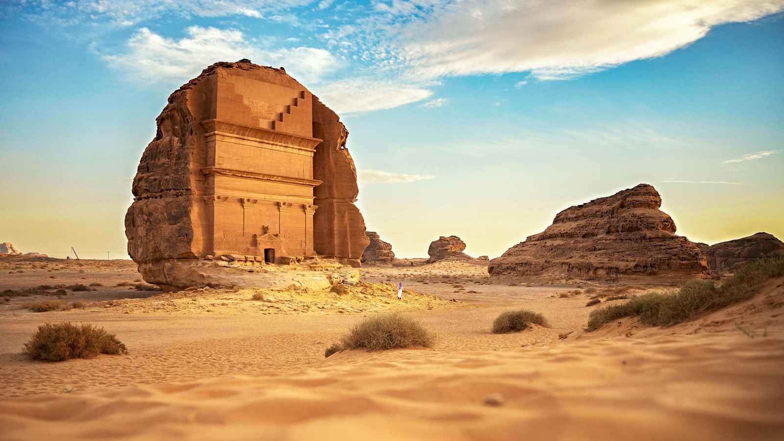 العلا.."عروس الجبال" وبوابة التاريخ في السعودية (فيديو إرم)