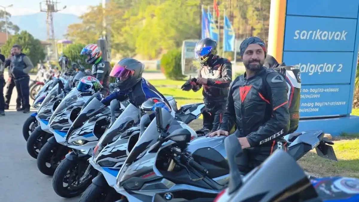 تركيا.. مصرع سائق دراجات نارية شهير بحادث مروع (فيديو)