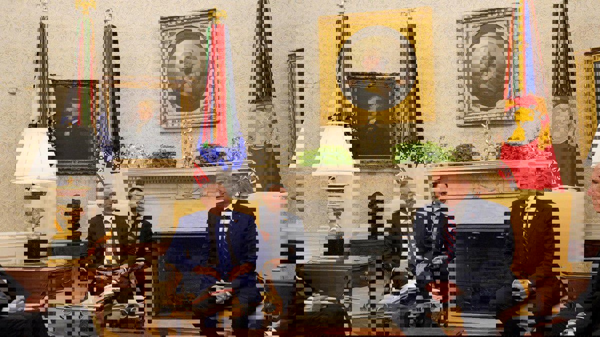 تزامنا مع زيارة الكاظمي لواشنطن..مليشيات عراقية تصعد ضد الوجود العسكري الأمريكي في البلاد