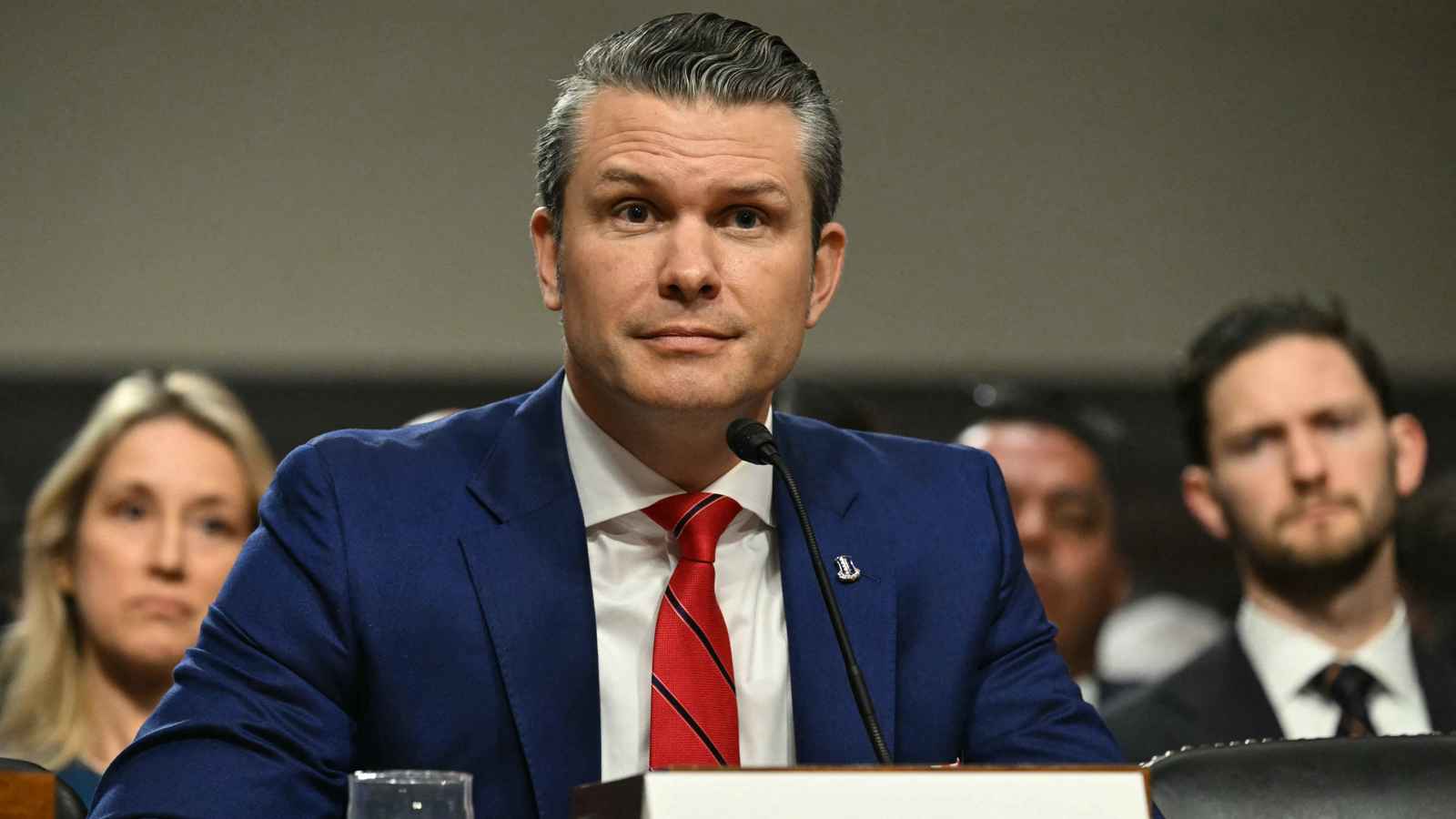 طالت الدائرة الشخصية للوزير.. فضيحة تسريبات البنتاغون تحرج إدارة ترامب