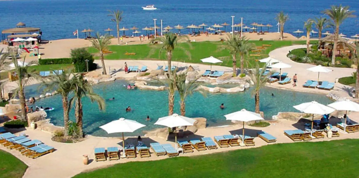 مصدر عسكري: المناطق السياحية في كل سيناء آمنة تمامًا