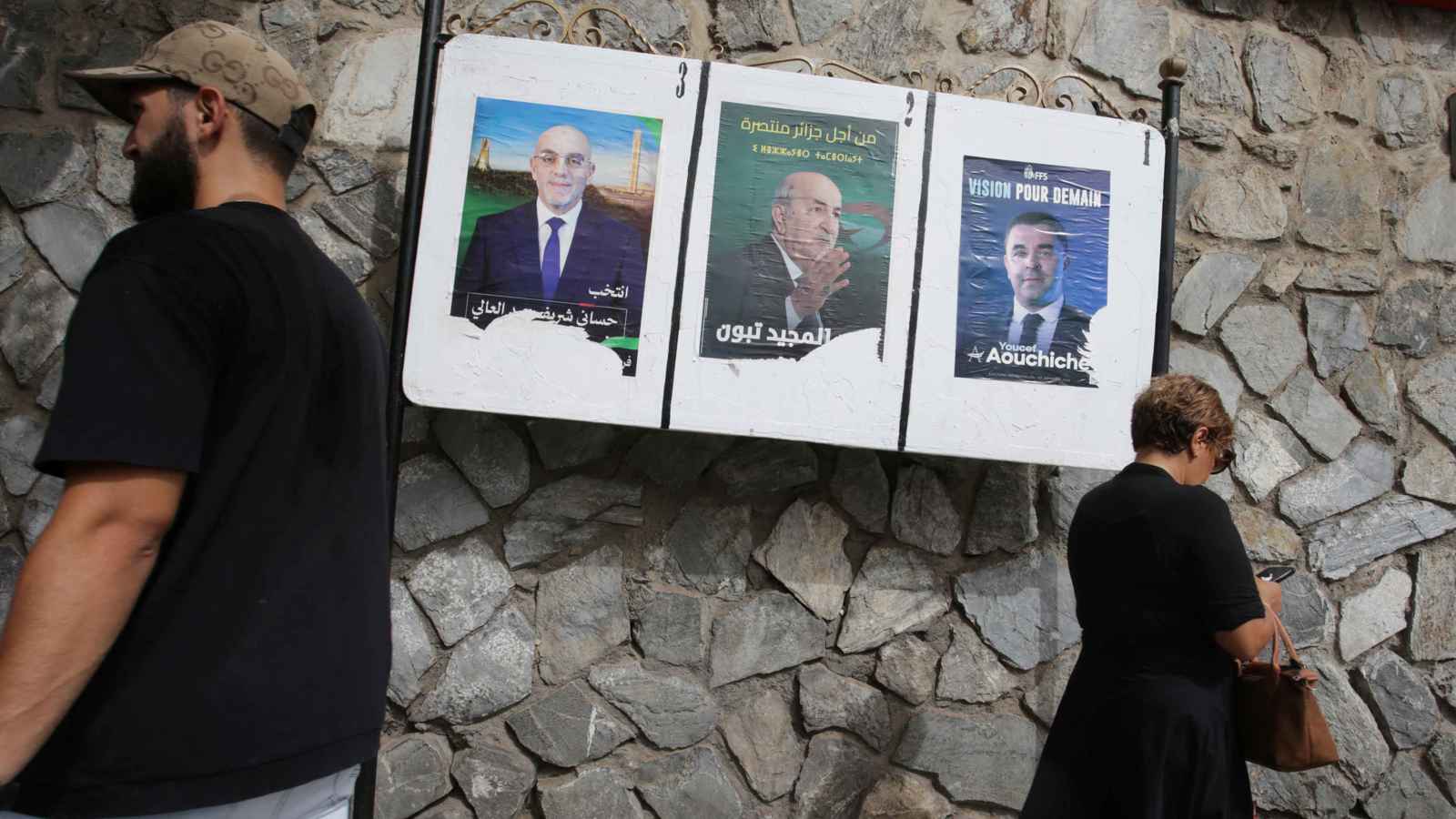 الجزائر.. دعوات للتصويت بـ"ورقة بيضاء" في انتخابات الرئاسة