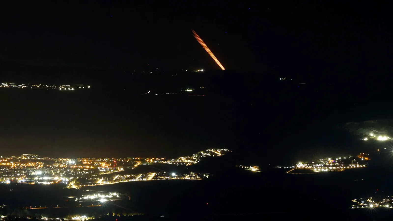 استهدفت معقل "حزب الله".. غارات إسرائيلية جديدة على الضاحية (فيديو)