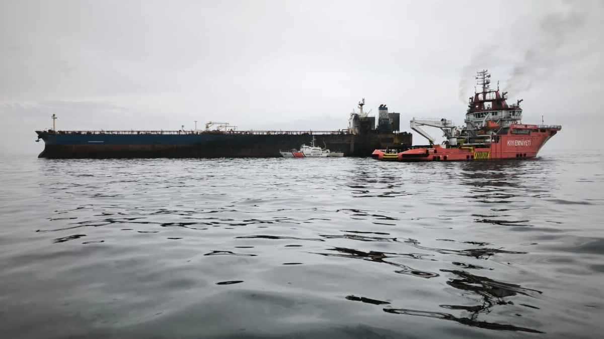 "رويترز": مسيّرات تستهدف ناقلة نفط متجهة إلى روسيا في البحر الأسود