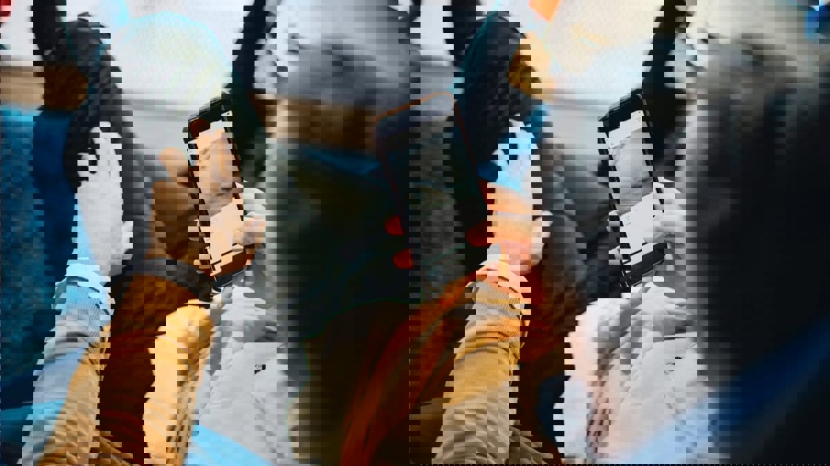 زيادة مدة استخدام الهواتف الذكية بين الأفراد في العالم