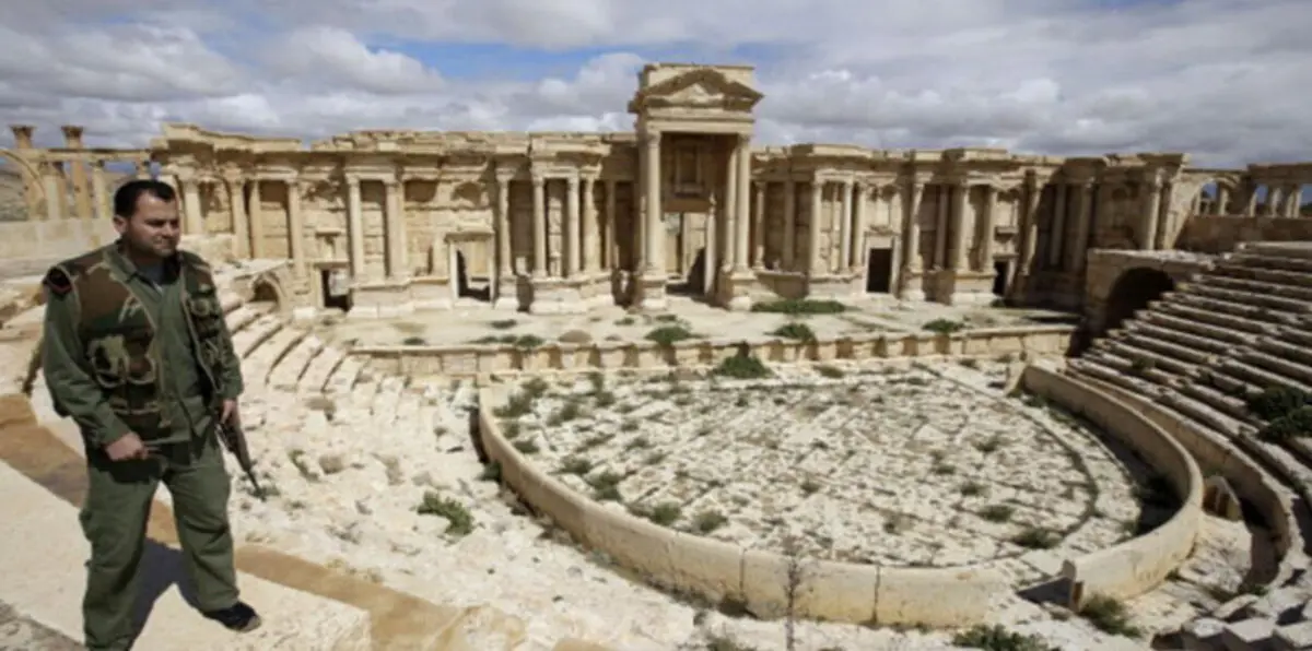 أمريكا تتوعد باستهداف أسلحة استولى عليها داعش في تدمر