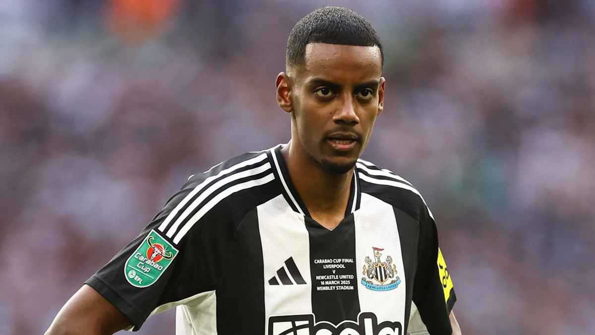 رقم تاريخي.. كم يبلغ عرض الهلال لشراء ألكسندر إيزاك؟