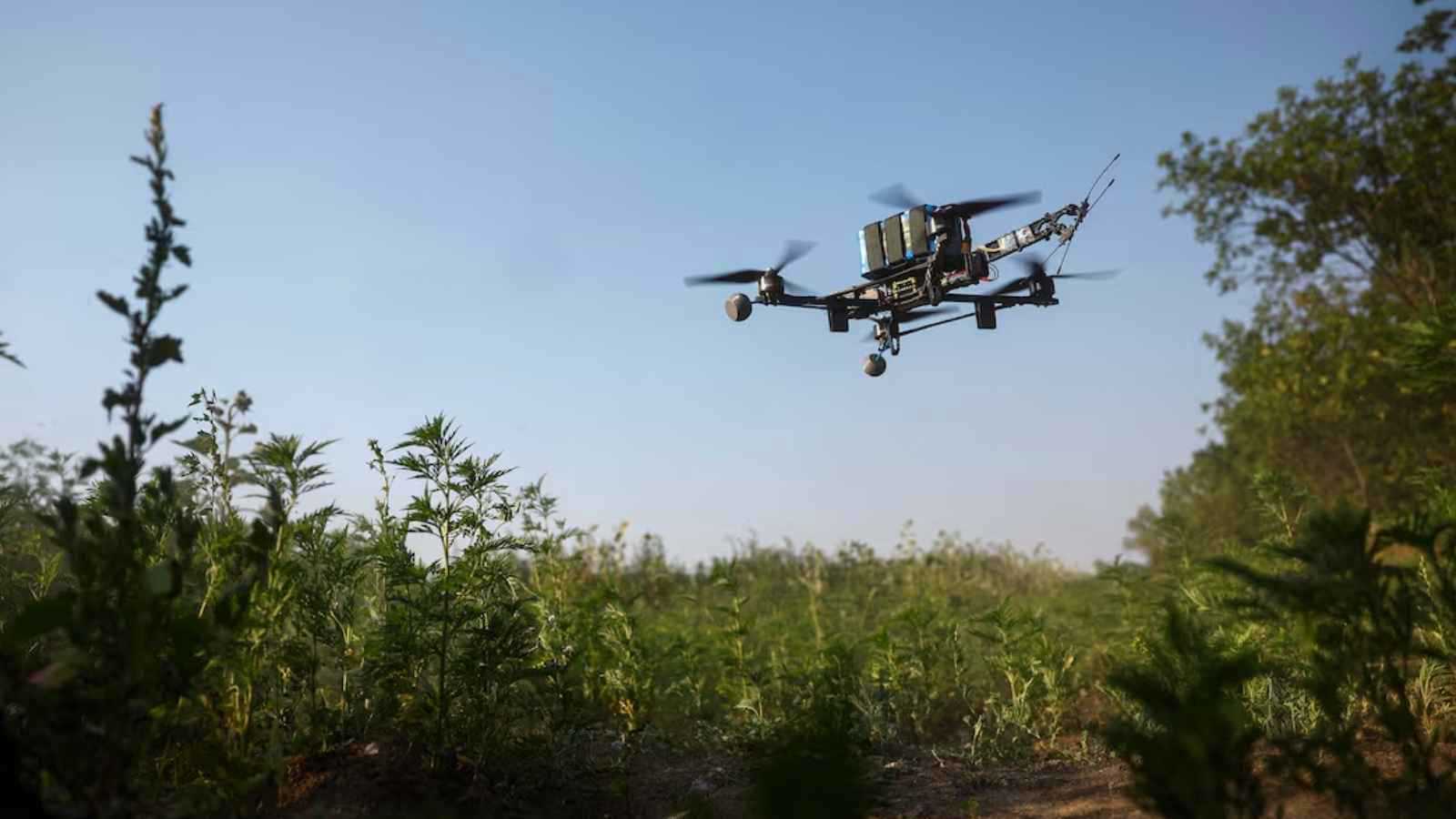 الدفاع الروسية تدمّر 57 طائرة مسيّرة أوكرانية في الليل