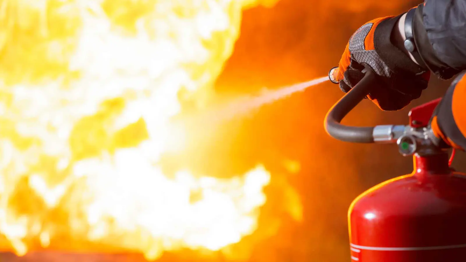 3 قتلى بينهم رضيع في حريق مروع بمبنى سكني في أنقرة