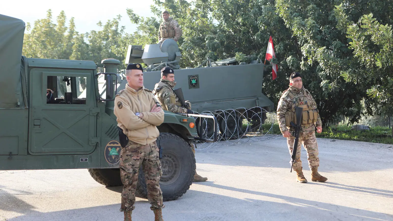 الجيش اللبناني يعتقل شخصين لتهريبهما أسلحة