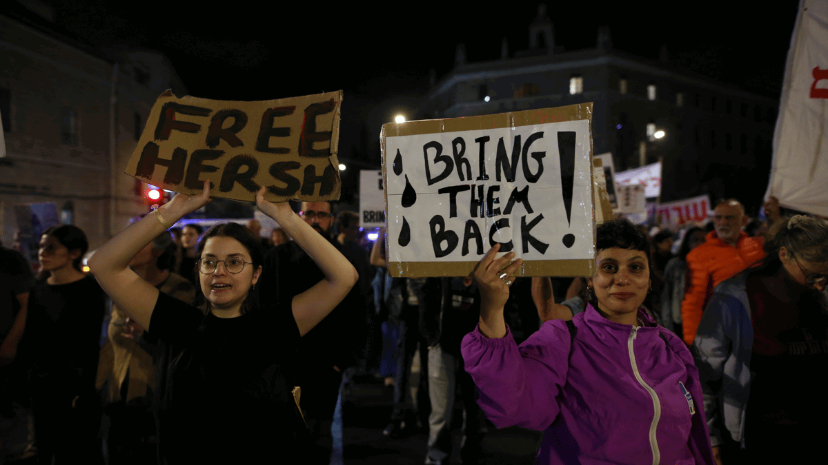 "يديعوت أحرونوت": ارتباك إسرائيلي بين صفقة الأسرى واجتياح رفح