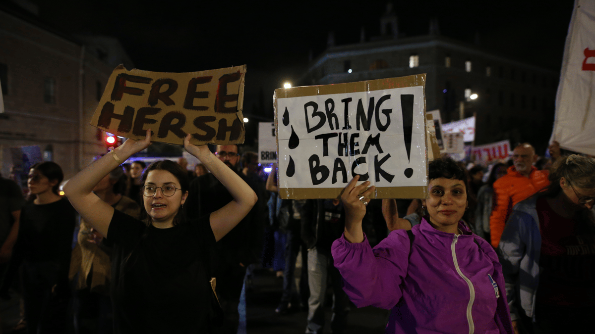 "يديعوت أحرونوت": ارتباك إسرائيلي بين صفقة الأسرى واجتياح رفح