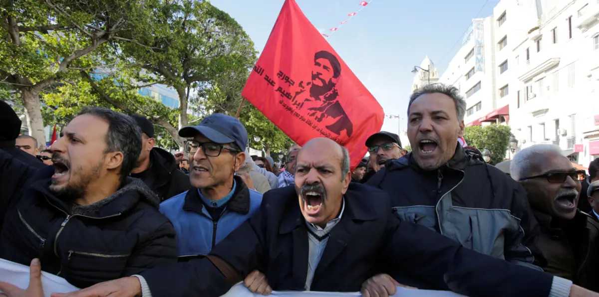 مسيرات حاشدة في تونس وسط هتافات "الشعب يريد الثورة من جديد"