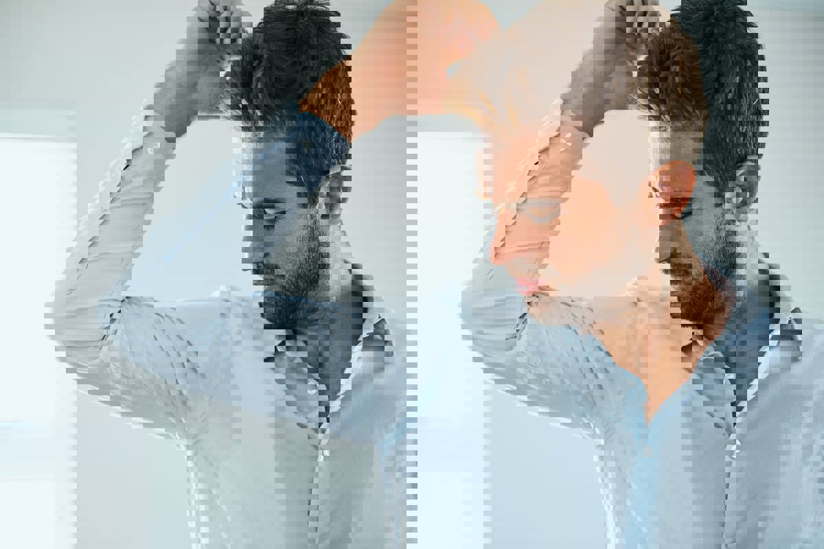 هل يخلصك الماء المالح من رائحة العرق الكريهة؟ 