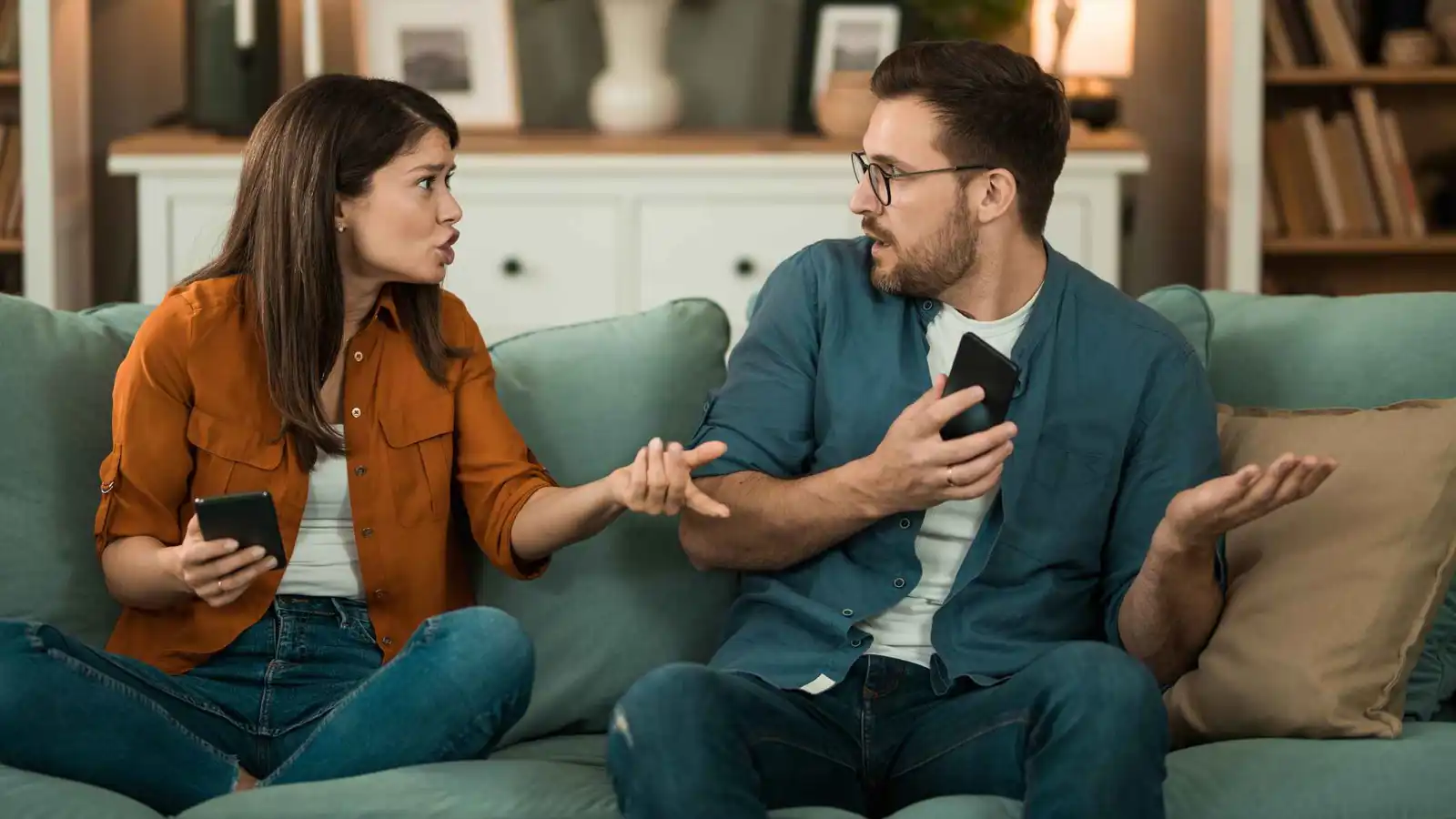 5 علامات تكشف الكذب المرضي وفق خبراء نفسيين