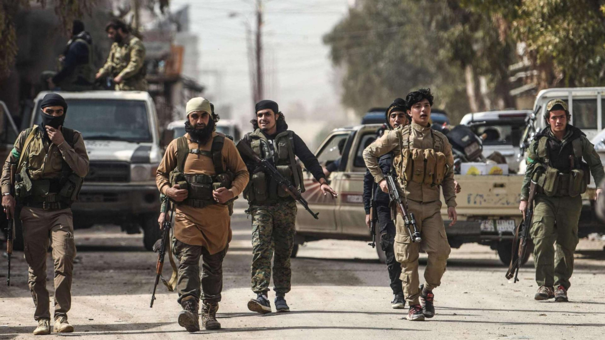 تركيا ترسل أسلحة للمعارضة لصد هجوم للجيش السوري تدعمه روسيا