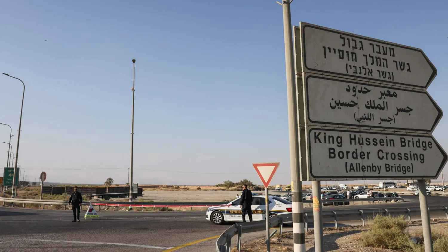 فلسطين: إغلاق معبر الكرامة يحوّل الضفة إلى "سجن كبير"