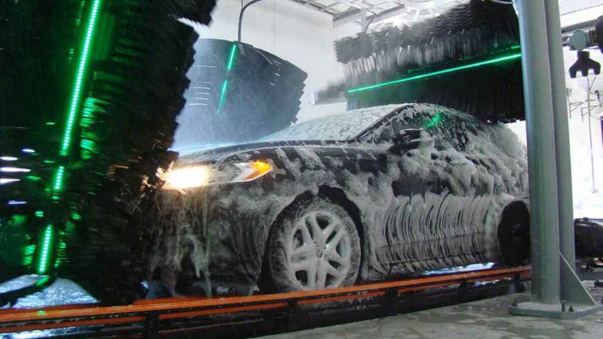 "مأساة مروعة".. وفاة عائلة داخل مغسلة سيارات في تركيا (فيديو)