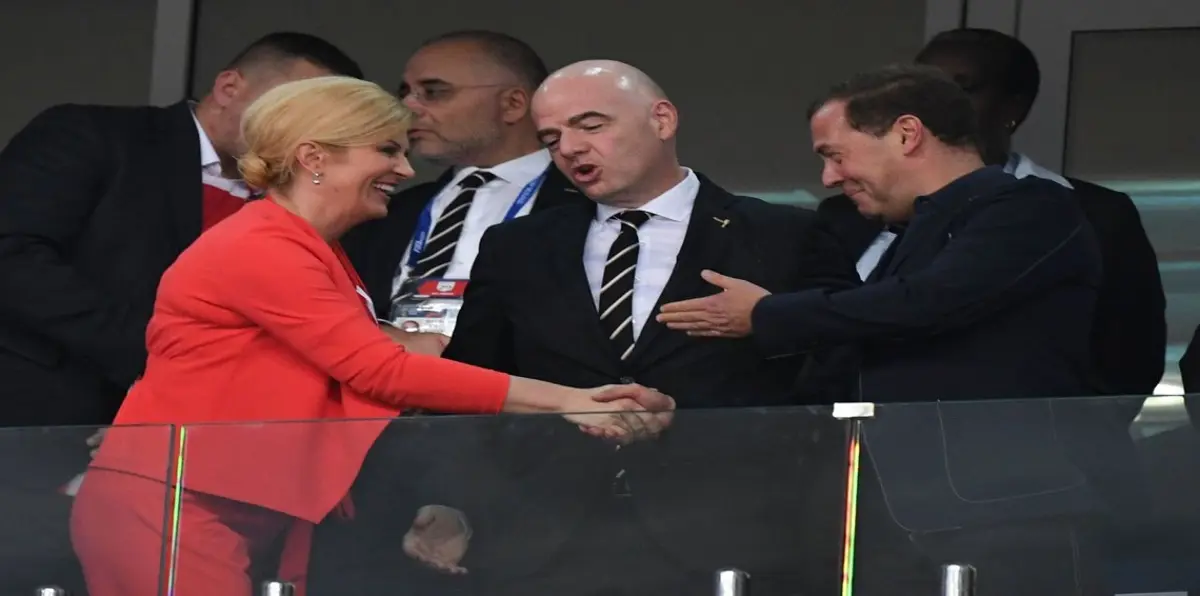 مباراة كرواتيا ضد روسيا.. شاهد ردة فعل الرئيسة كوليندا كيتاروفيتش بعد الهدف الروسي (فيديو)