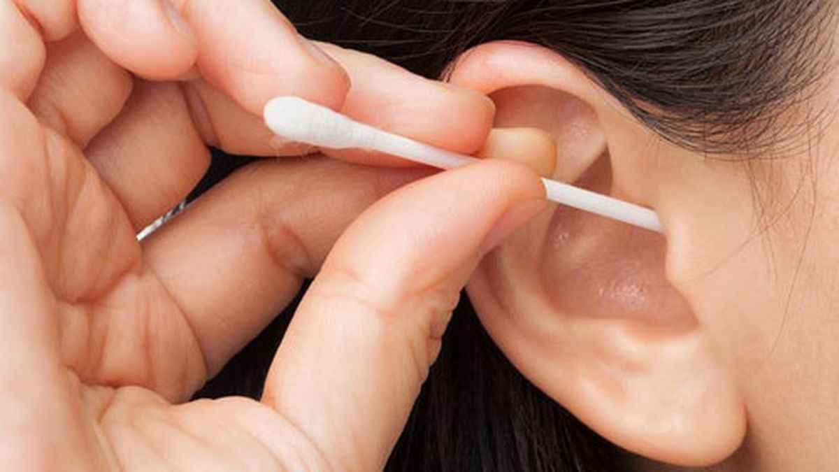 "قد تسبب كوارث".. فنانة مصرية تحذر من أعواد القطن (صورة)