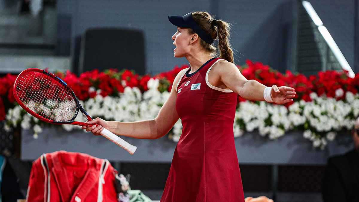 ريباكينا تنتقد تكنولوجيا تحديد الخطوط بعد جدل في بطولة مدريد 