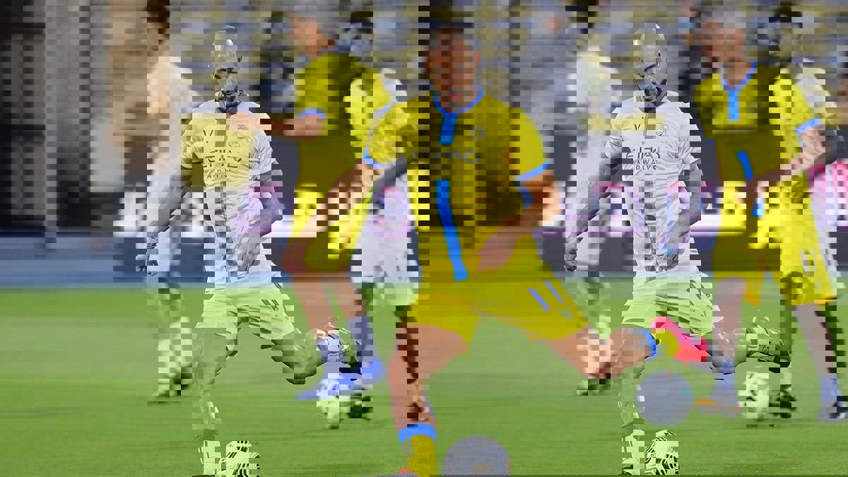 نورالدين أمرابط لاعب نادي النصر يرد على أنباء خلافه مع عبدالرحمن الحلافي