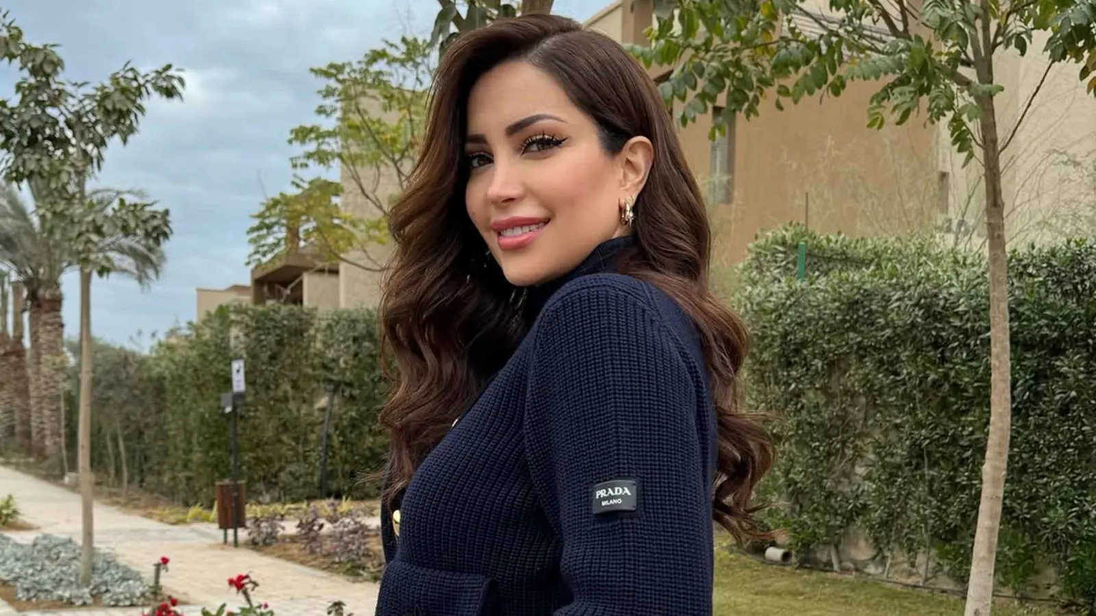 آخرهن نسرين طافش.. لماذا تخفي بعض النجمات هوية أزواجهن؟