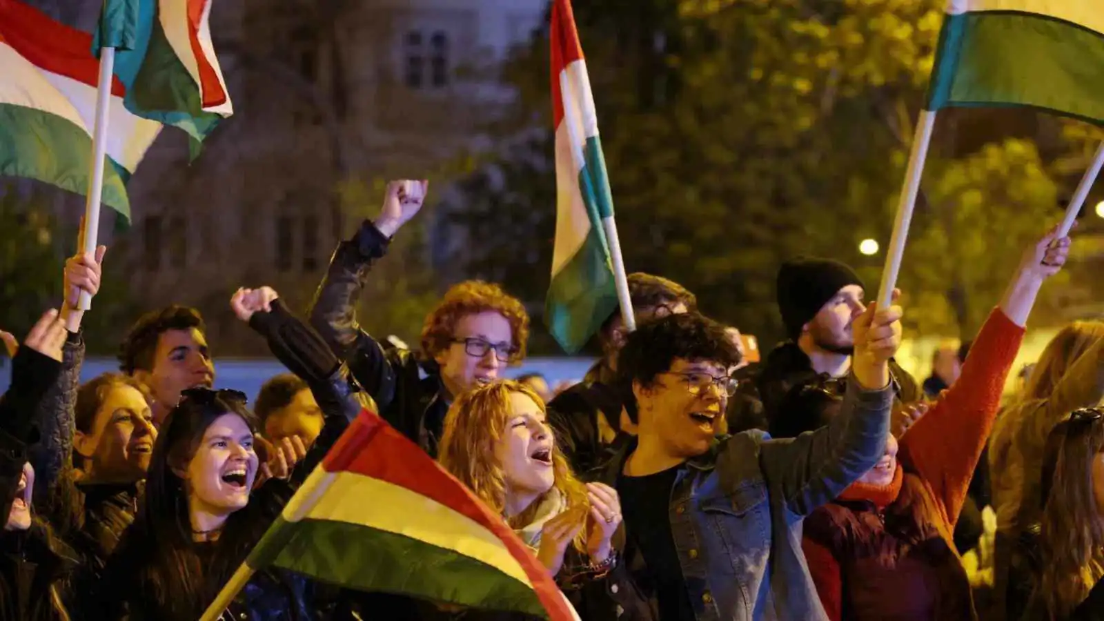 أوروبا ترحب بـ"عودة المجر" إليها بعد هزيمة أوربان