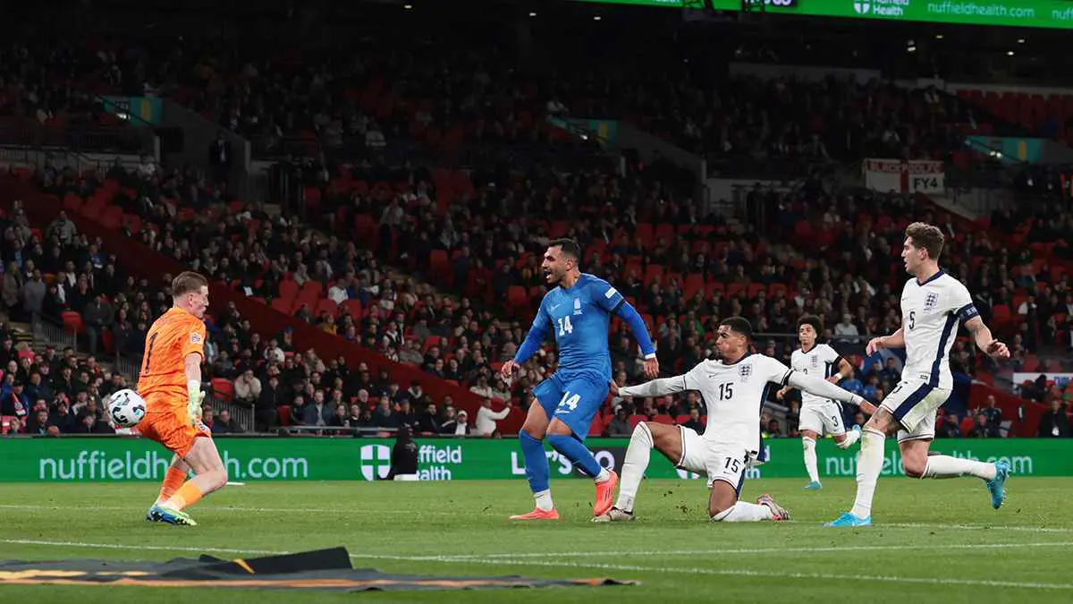 ثنائية بافليديس تقود اليونان للفوز على إنجلترا في دوري الأمم الأوروبية