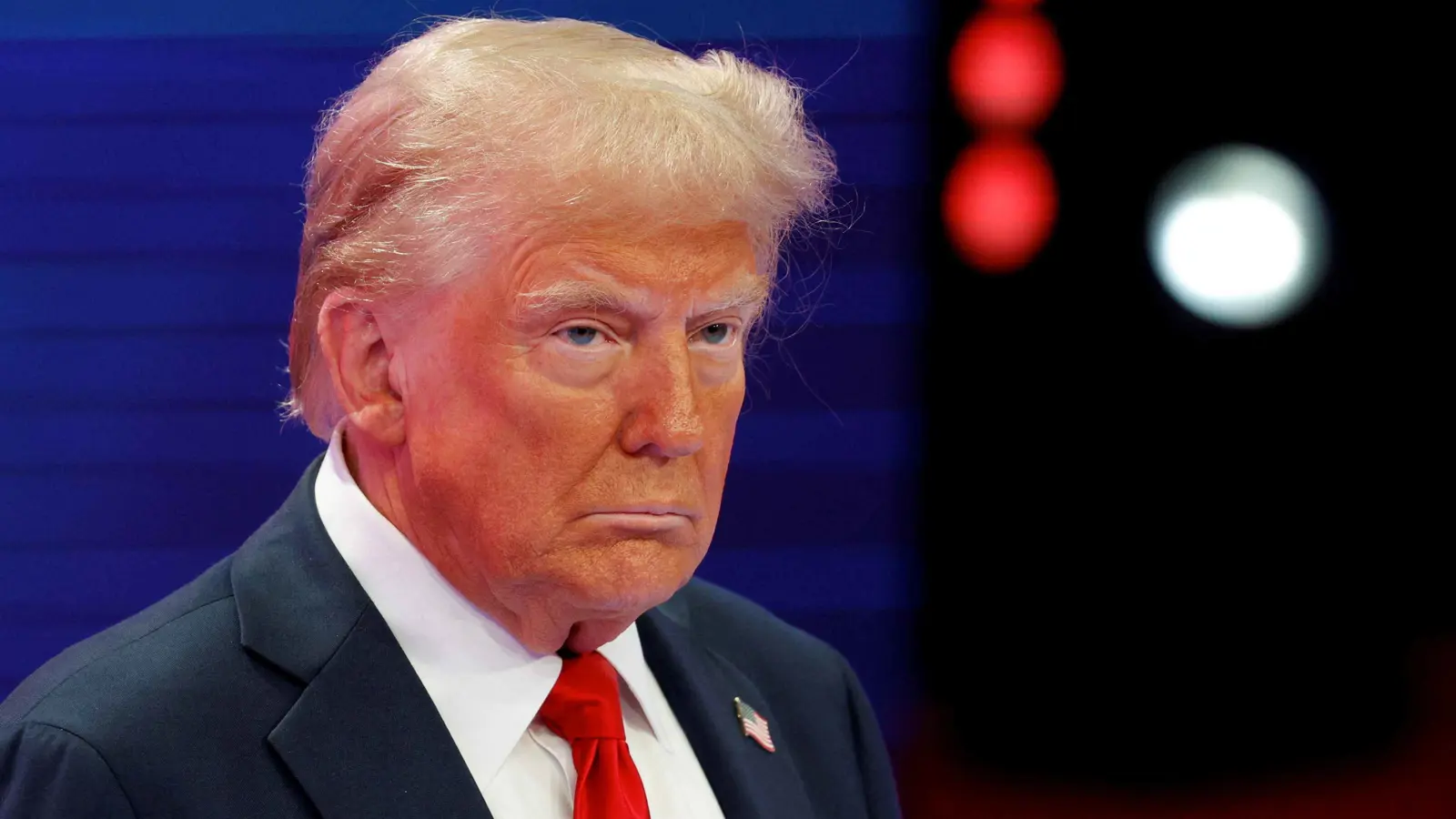 الأولى كانت "عصيبة".. ما "خطورة" ولاية ترامب الثانية؟