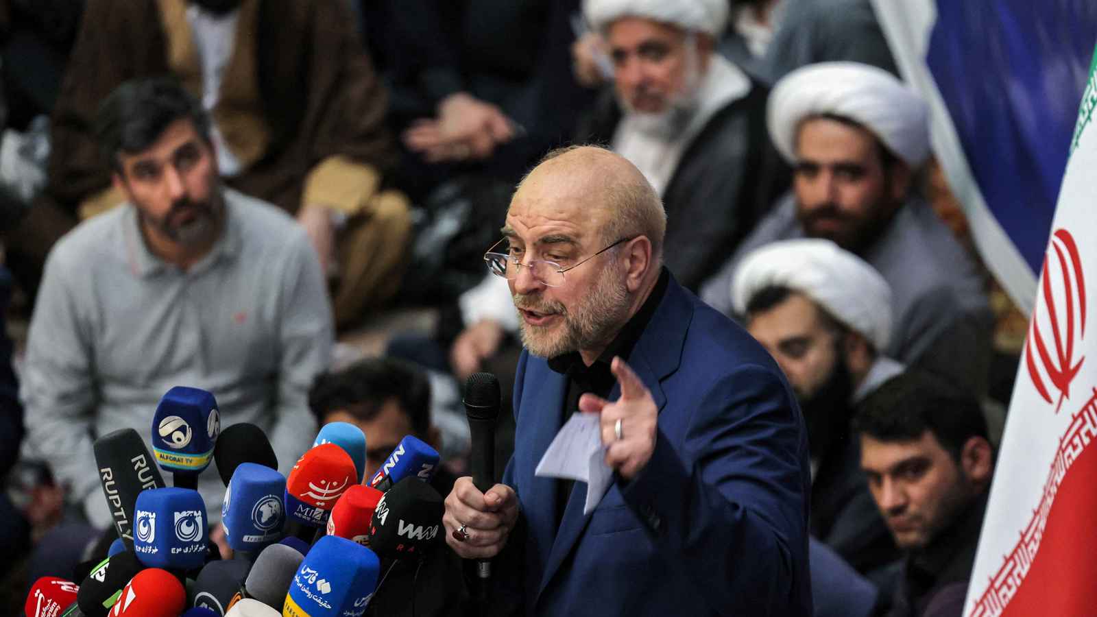 "مشكلة المنطقة".. رئيس البرلمان الإيراني يهاجم إسرائيل