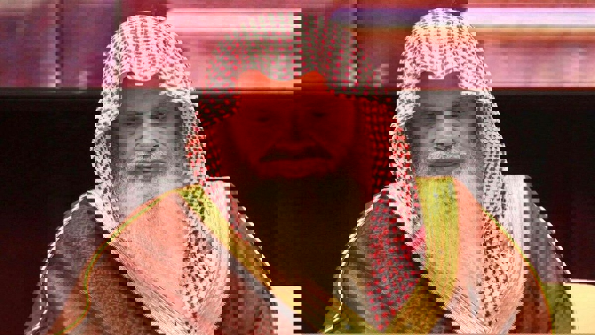 إمام المسجد النبوي الشريف علي الحذيفي يدخل المستشفى