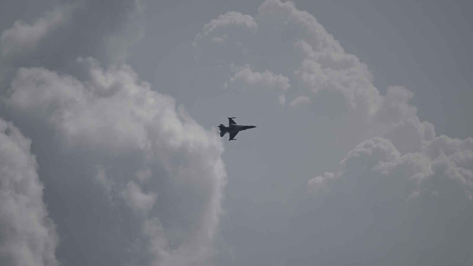 تحطم طائرة تابعة للبحرية الأمريكية قبالة ساحل سان دييغو (فيديو)