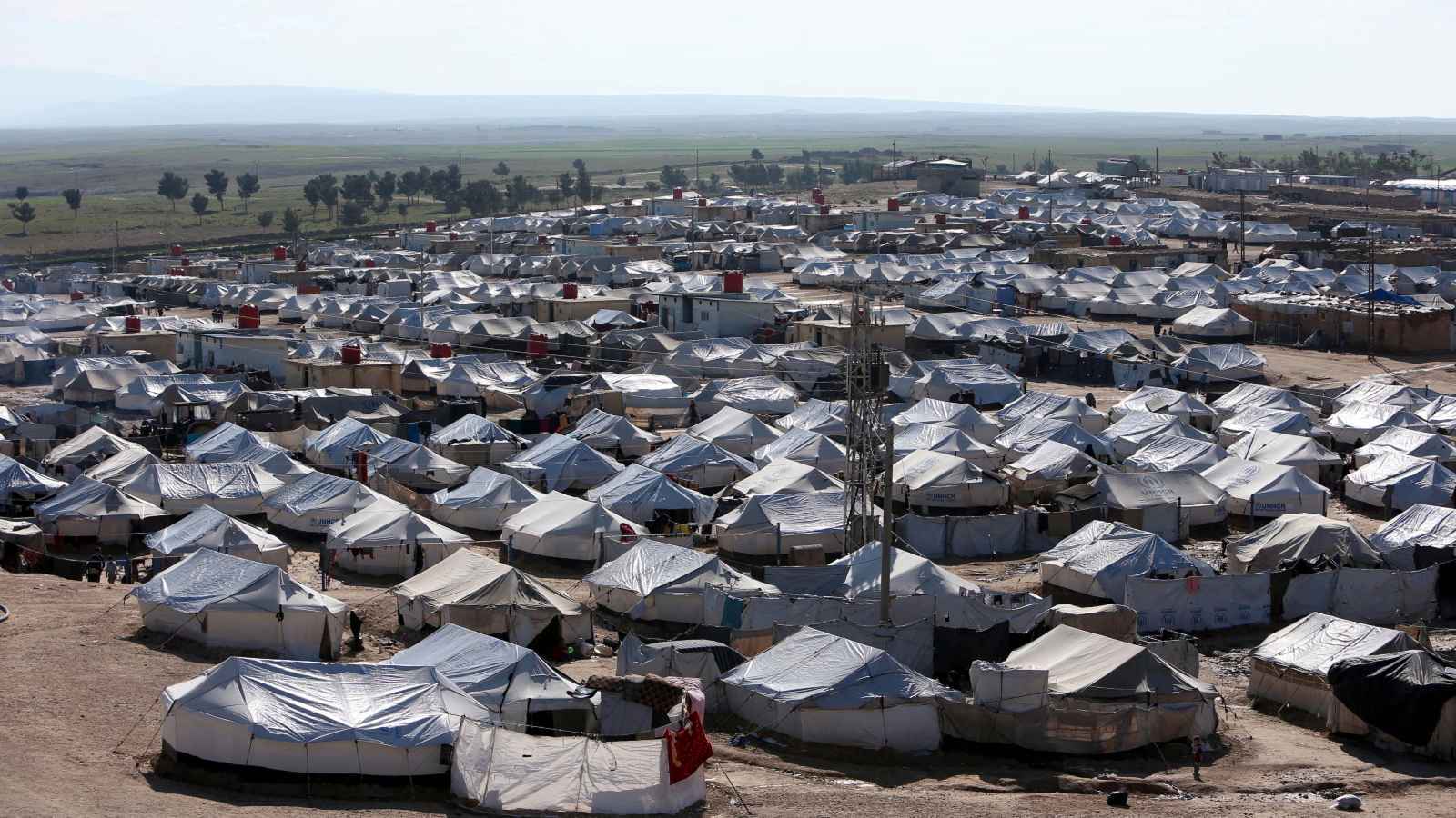 العراقيون في "مخيم الهول".. هل أصبحوا رهائن "لعبة" النفوذ الإقليمي؟