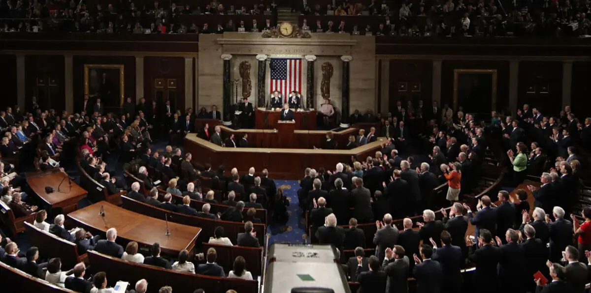 سباق مع الزمن في الكونغرس الأمريكي لتفادي توقف أنشطة الحكومة