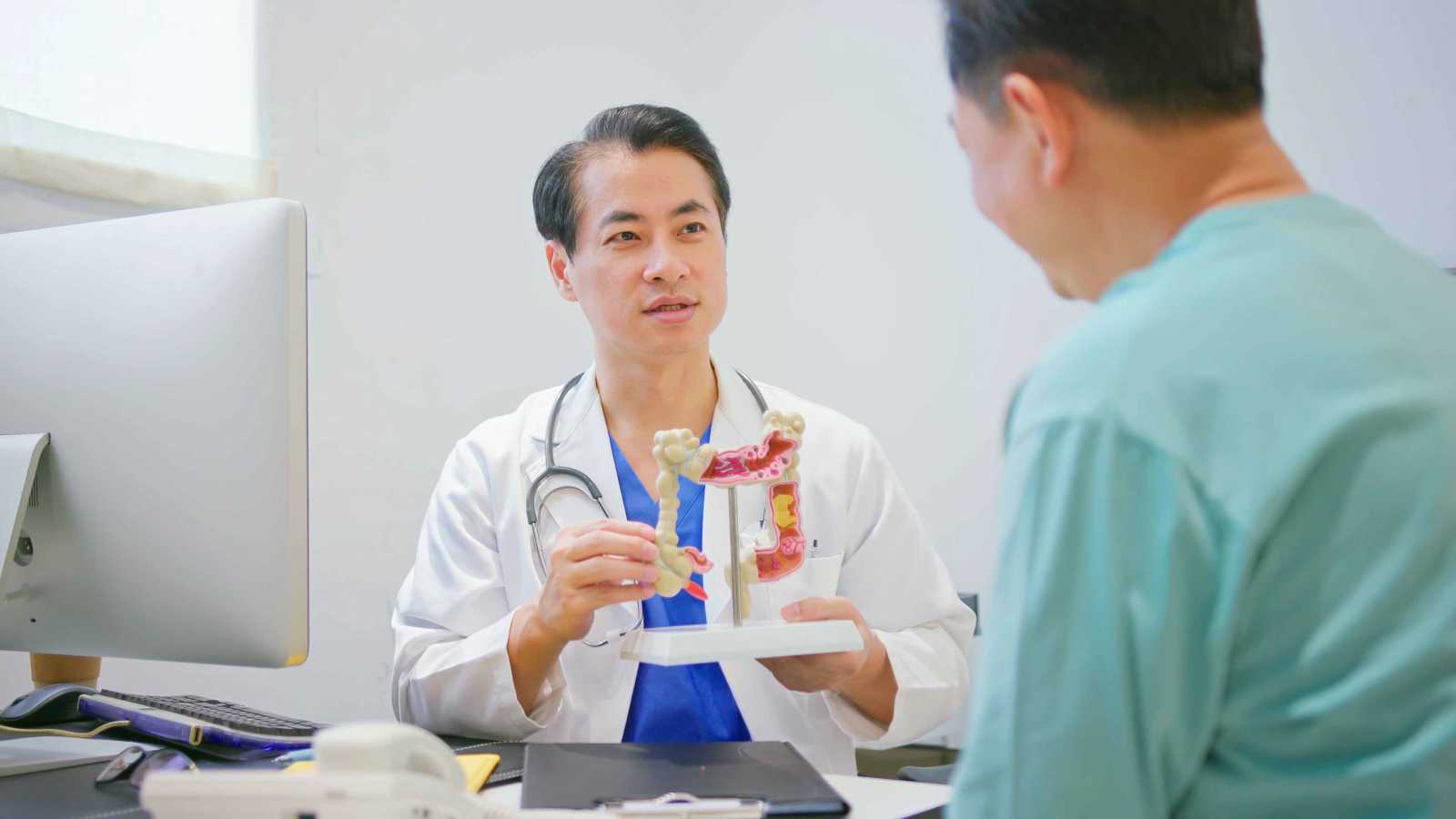 دواء شائع قد يمنع عودة سرطان القولون والمستقيم