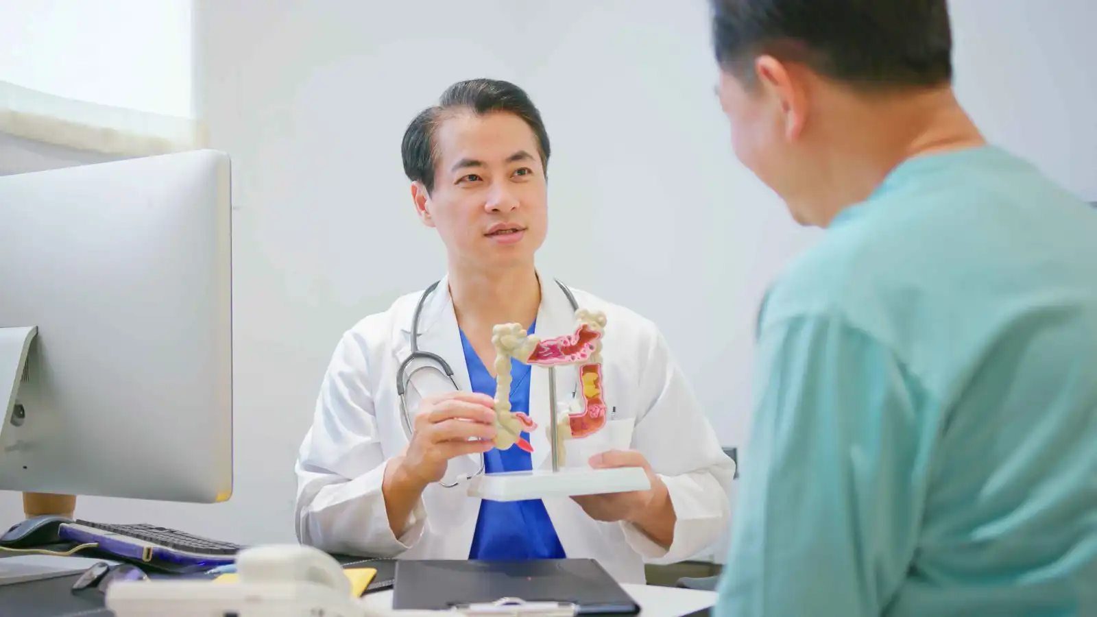 دواء شائع قد يمنع عودة سرطان القولون والمستقيم