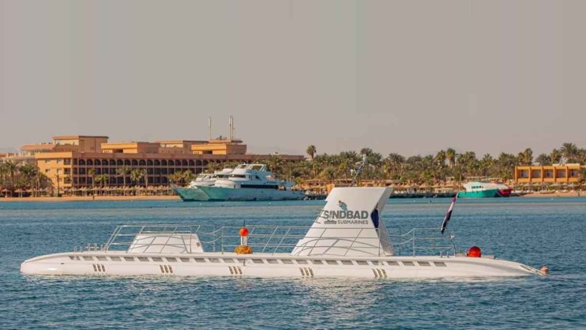 مصرع 6 سياح بغرق غواصة "السندباد" في الغردقة المصرية