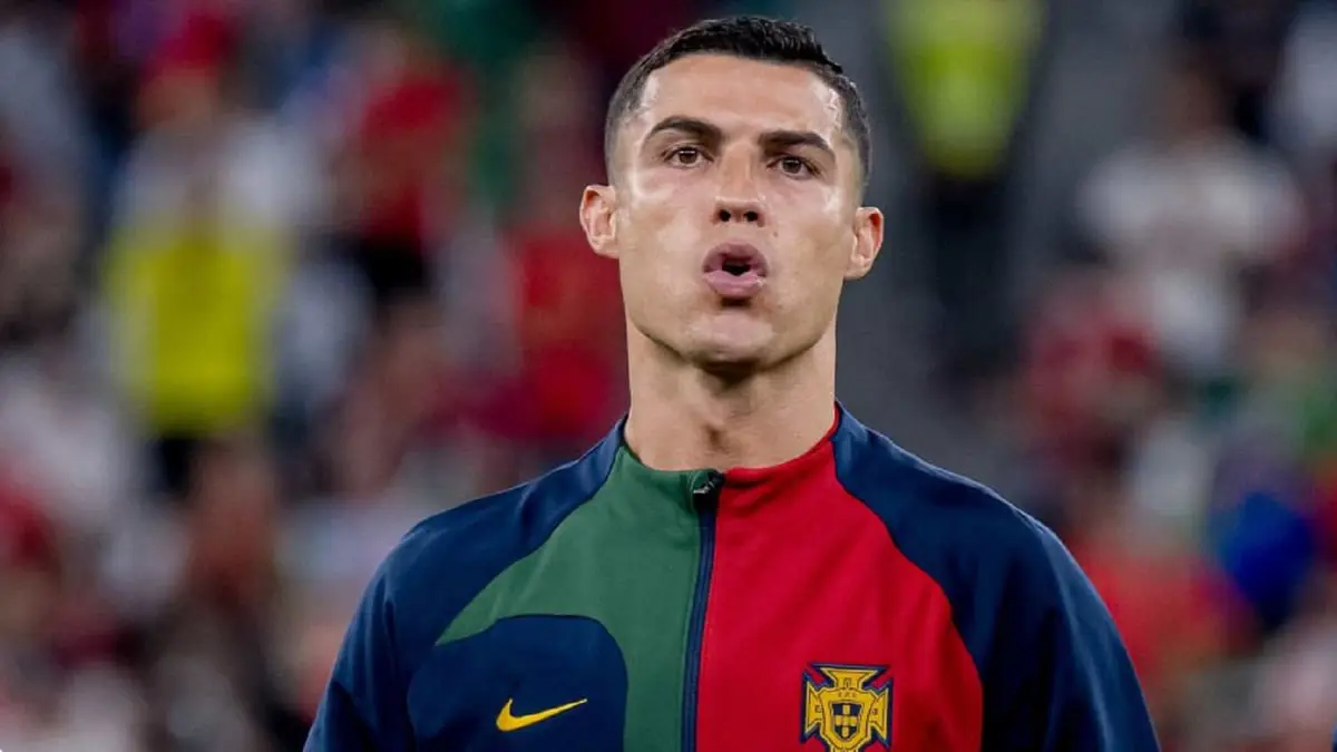 في رسالة عاطفية.. نجم البرازيل لشقيقه الصغير: "أتمنى مقابلة رونالدو"