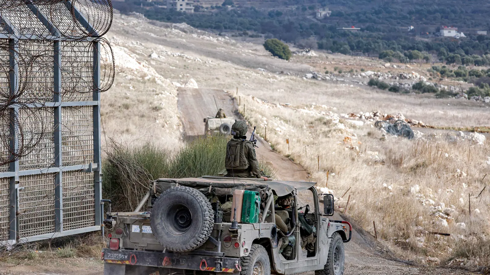 خشية سيناريو غزة ولبنان.. ضباط إسرائيليون يطالبون بالانسحاب من سوريا