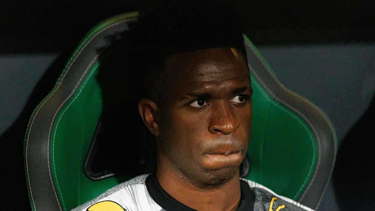 مفاجأة مدوية.. مانشستر يونايتد ينقض على فينيسيوس جونيور