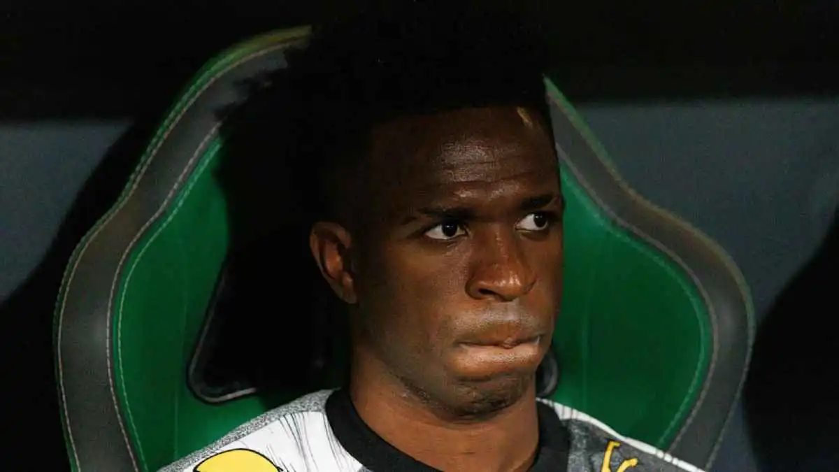 مفاجأة مدوية.. مانشستر يونايتد ينقض على فينيسيوس جونيور