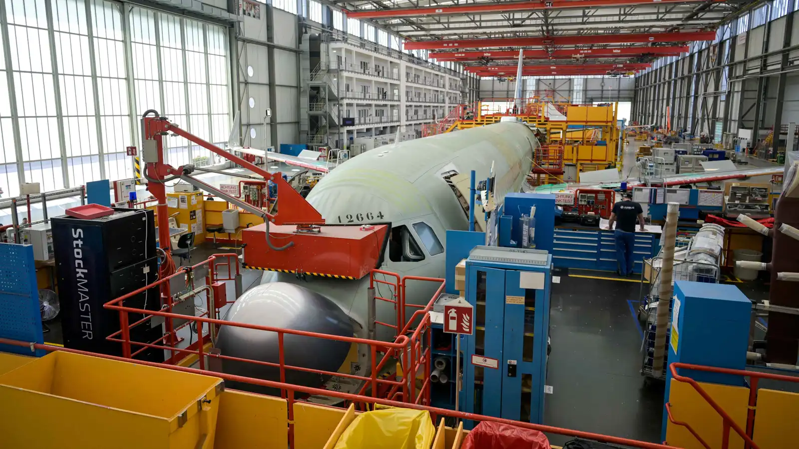 إسبانيا تستثني "إيرباص" من حظر استخدام التكنولوجيا الإسرائيلية