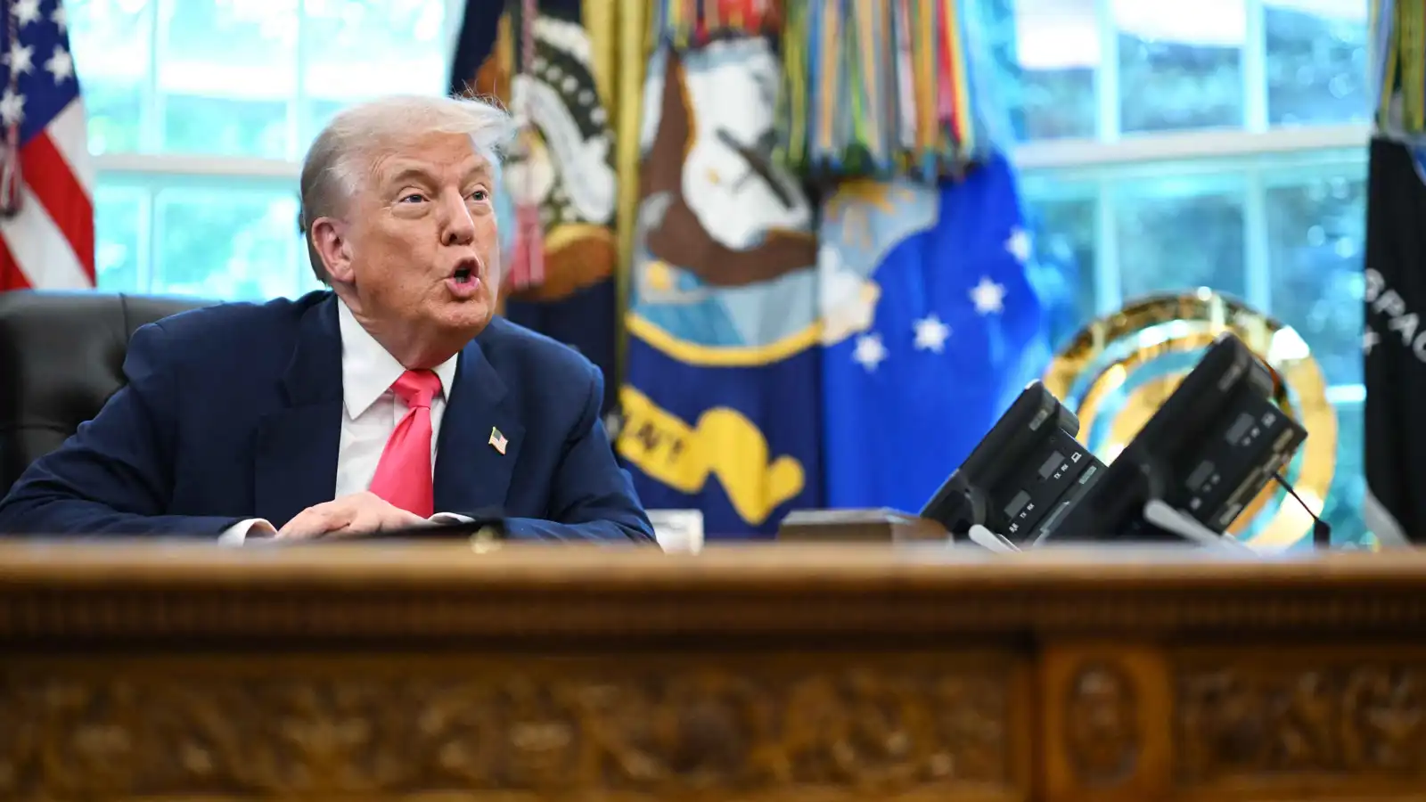 ترامب يتعهد بالتخلص من التصويت عبر البريد