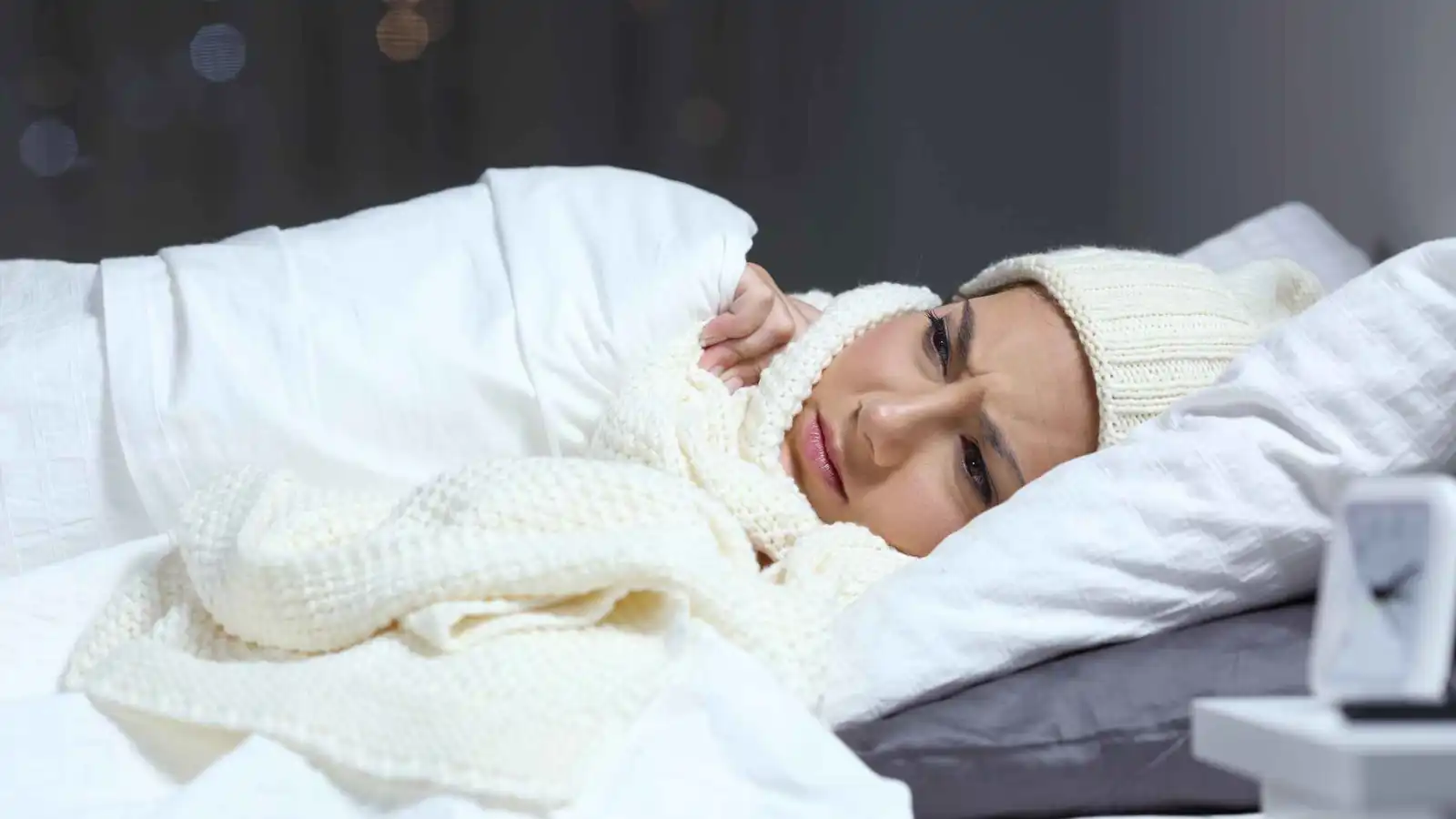 ما مخاطر الشتاء المخفية في غرفة النوم وكيف تتجنبها؟