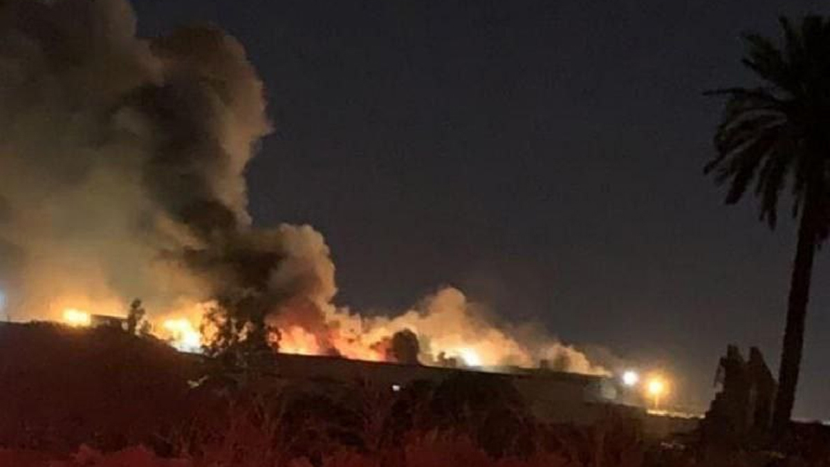 اندلاع حريق هائل في مطار مصراتة غربي ليبيا