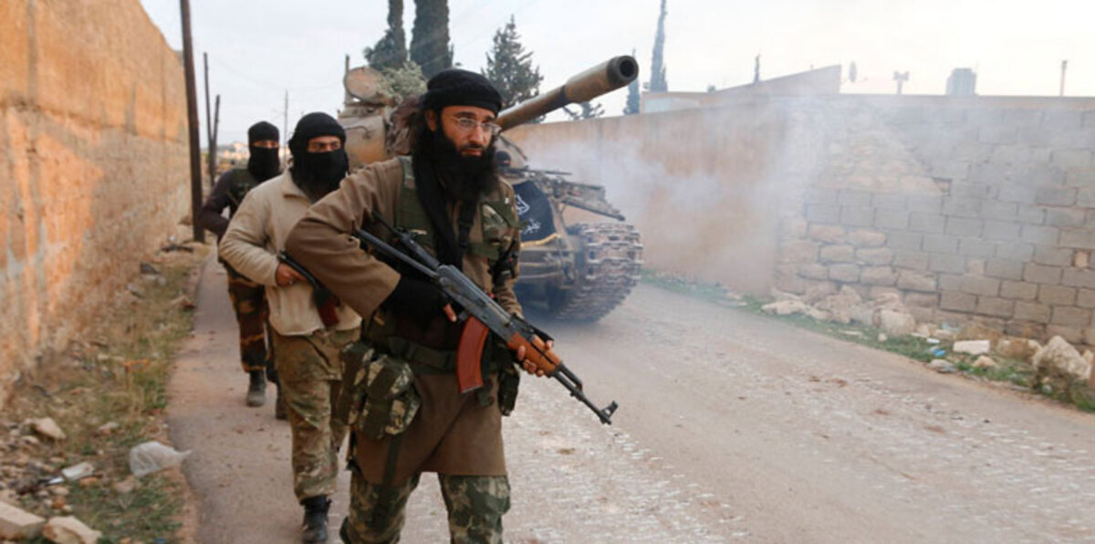 المعارضة السورية تنتزع السيطرة من داعش على بلدة حدودية